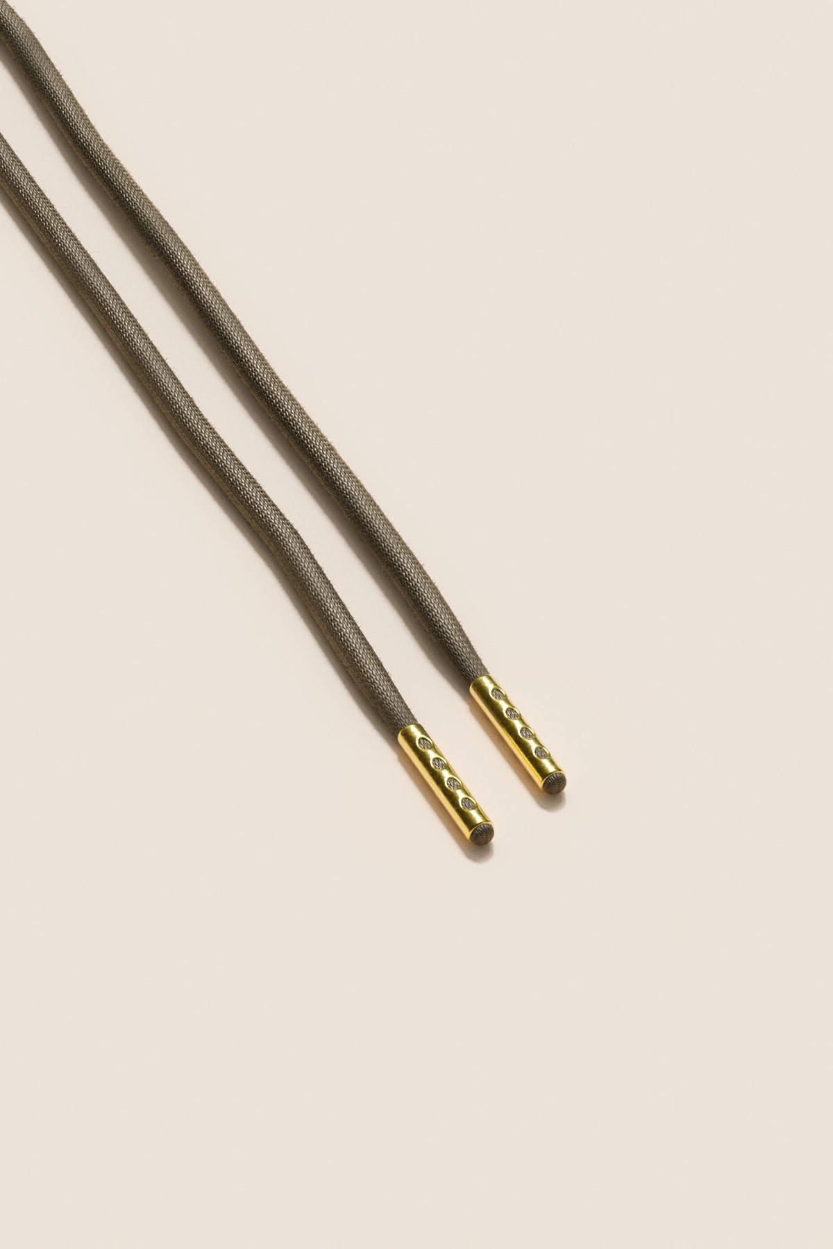 Senkels Mauve Grey 4mm Round Waxed Shoelaces with Gold Aglets