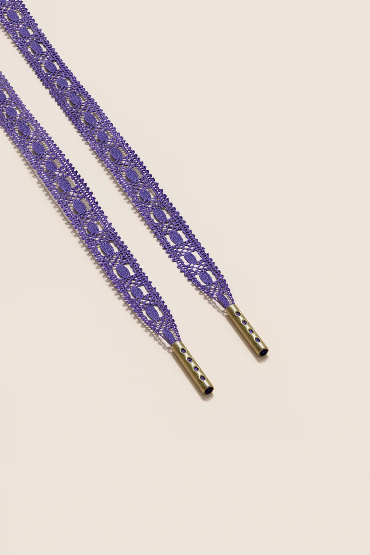 Senkels Lilac Crochet Shoelaces with Brass Aglets