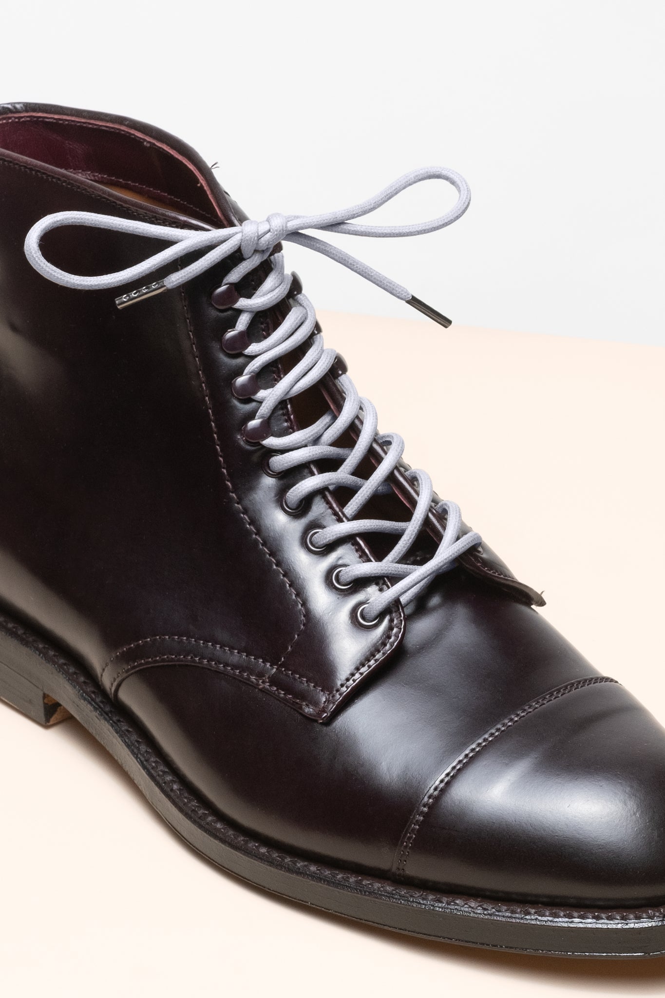 Aluminium Grey - 4mm round waxed shoelaces for boots and shoes made from 100% organic cotton - Senkels